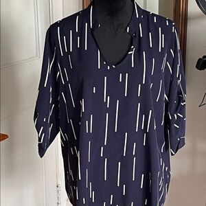 SHEIN Navy and White graphic top. Cinch sleeve,adjustable, size 1X. NWOT